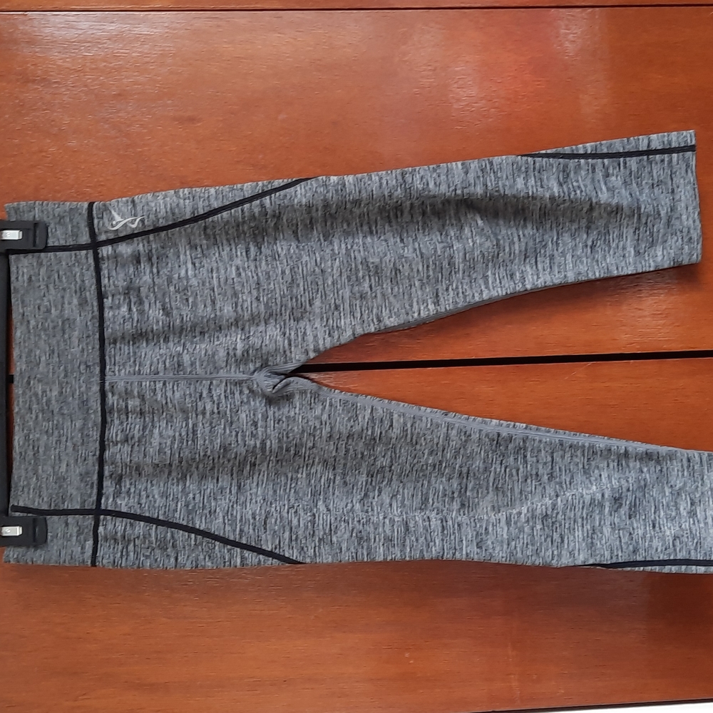 New mix girls leggings size l
